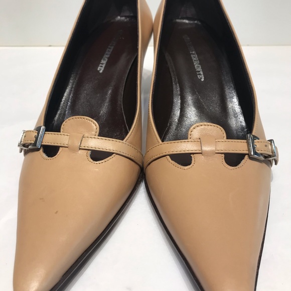 Gianni Ferrante 🇮🇹 nude pump with buckle detail - Picture 2 of 4